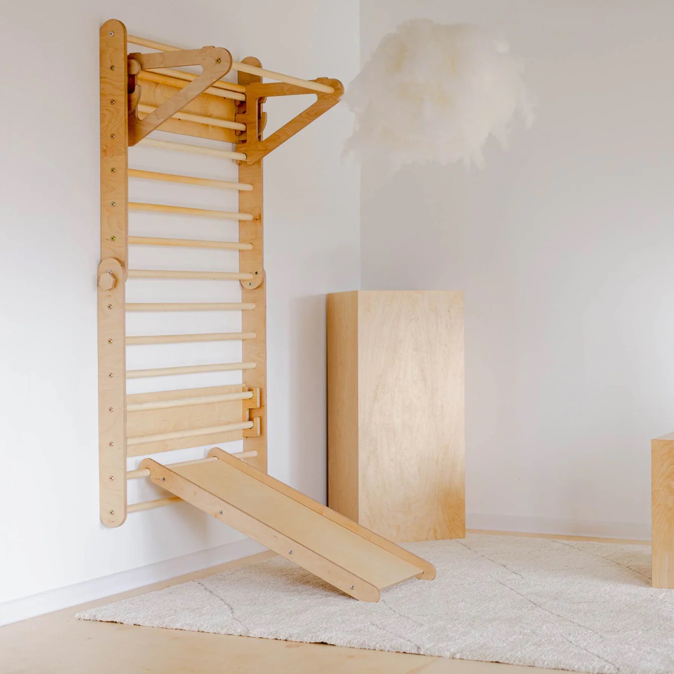 Dětský pohyb v zimě: Jak vytvořit domácí dětskou tělocvičnu a proč jsou žebřiny ideální volbou