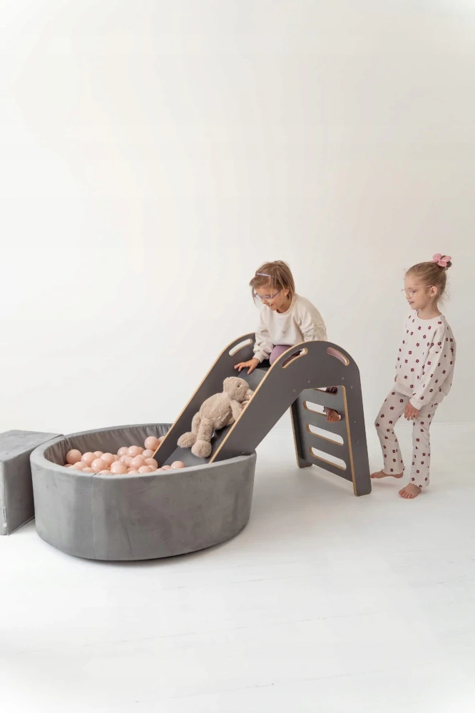 Dětská dřevěná skluzavka indoor - šedá