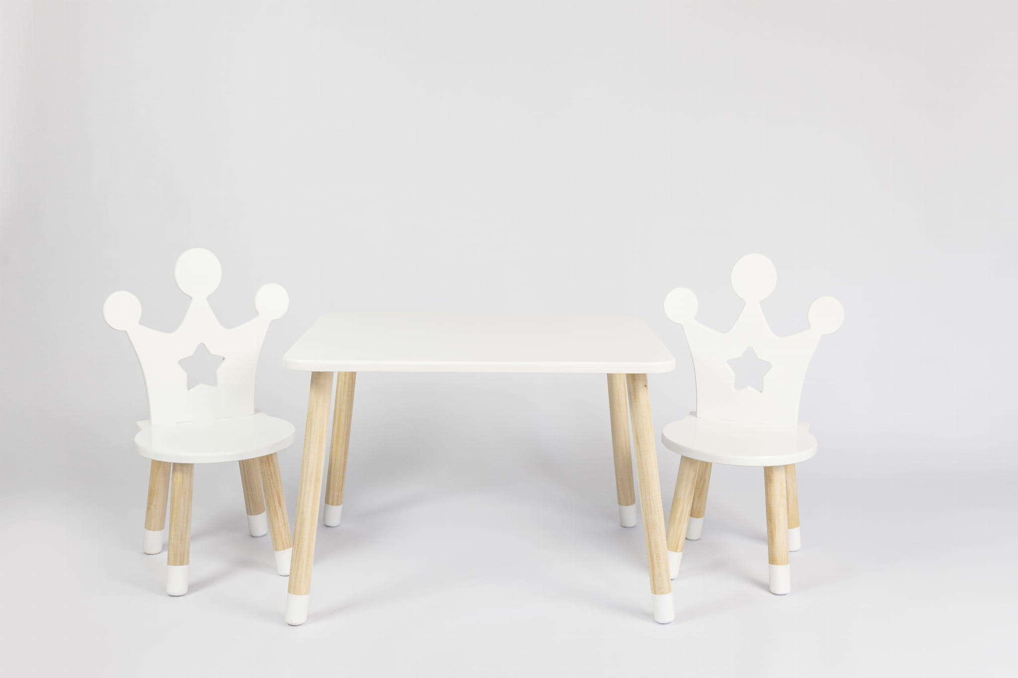 Dětský stoleček a židlička ve tvaru korunky