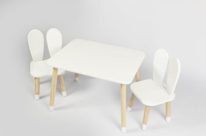 Dětský stoleček a židlička ve tvaru zajíčka