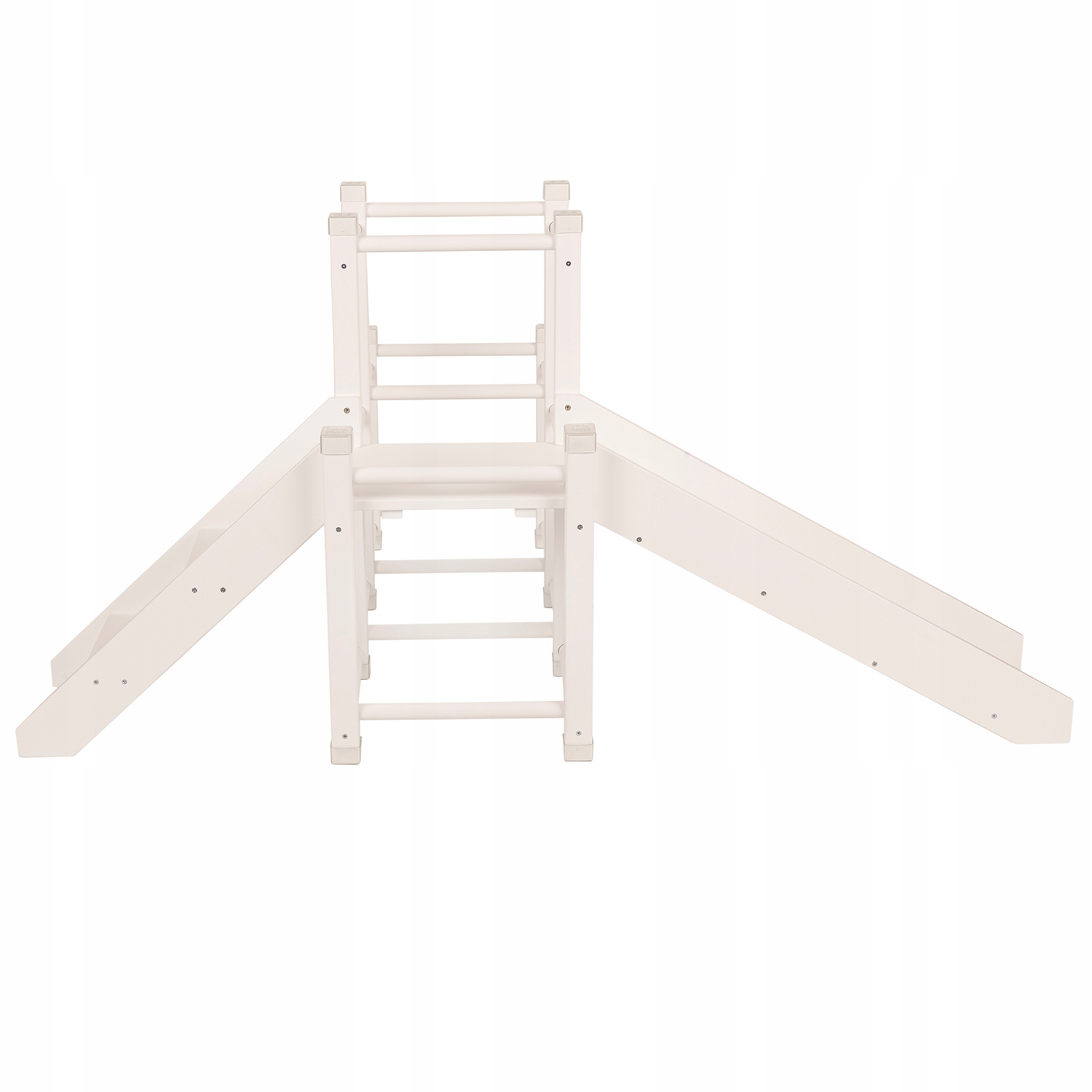 Dřevěné hřiště se skluzavkou, bílá