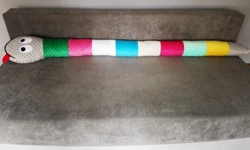 Ozdobný polštářek - had 2