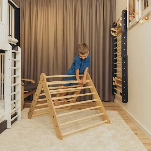 Dětský pikler trojúhelník