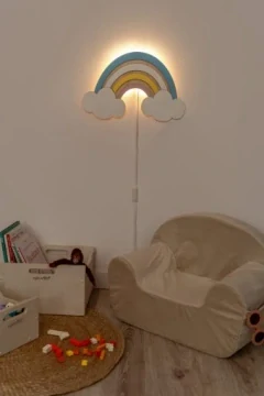 Dřevěná noční lampička DUHA - LED pro děti