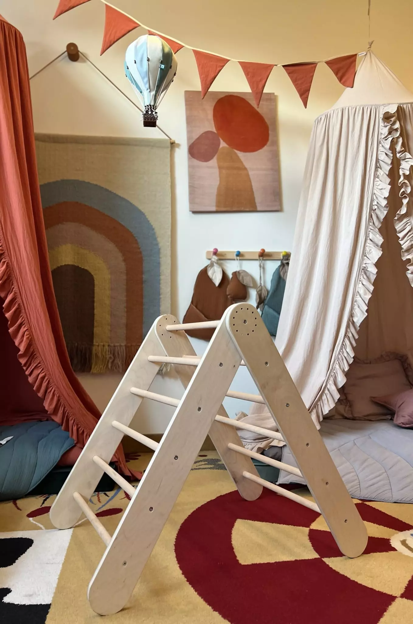 Moderní Pickler Triangle prolézačka