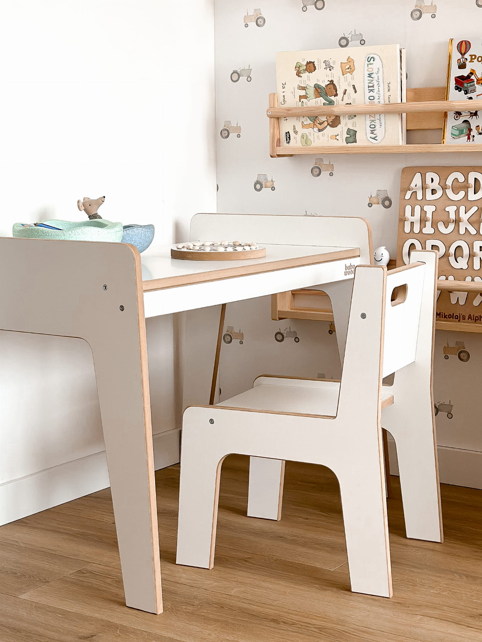 Dřevěná dětská židle M