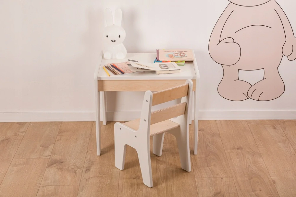 Dřevěný dětský stůl CLOUD a židle 2ks - kocourci, bílá