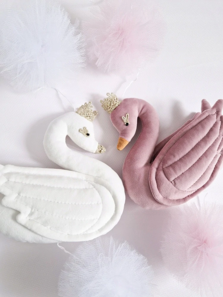 Sametová labut přívěšek - růžová