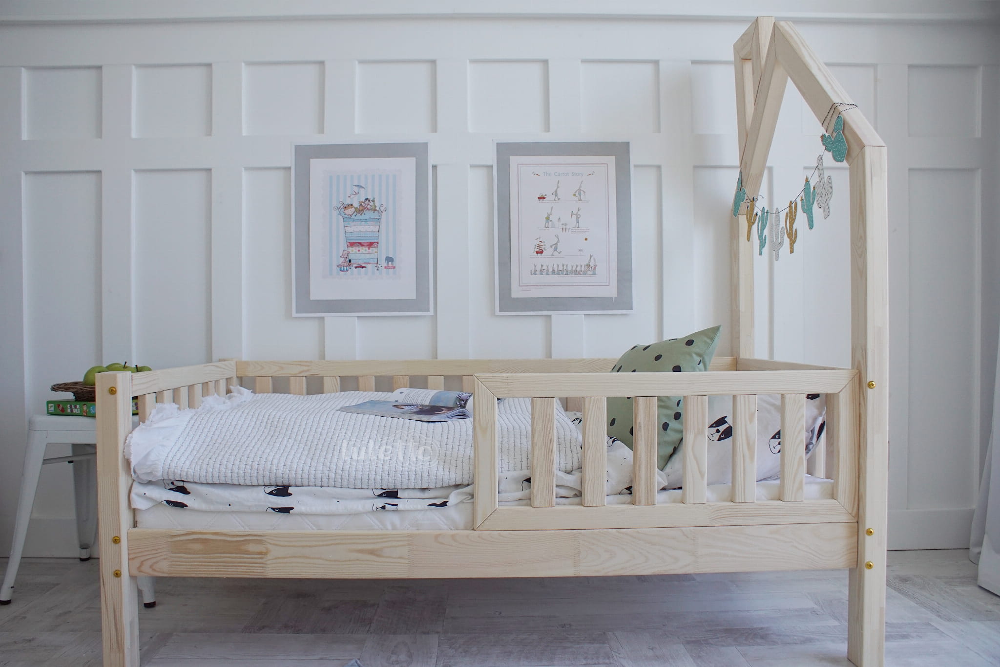 Dětská Postel klasická s mini domečkem v čele