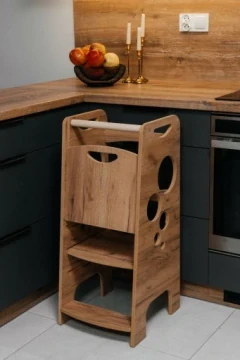 Učící věž Kitchen Helper - kolečka, přírodní dřevo