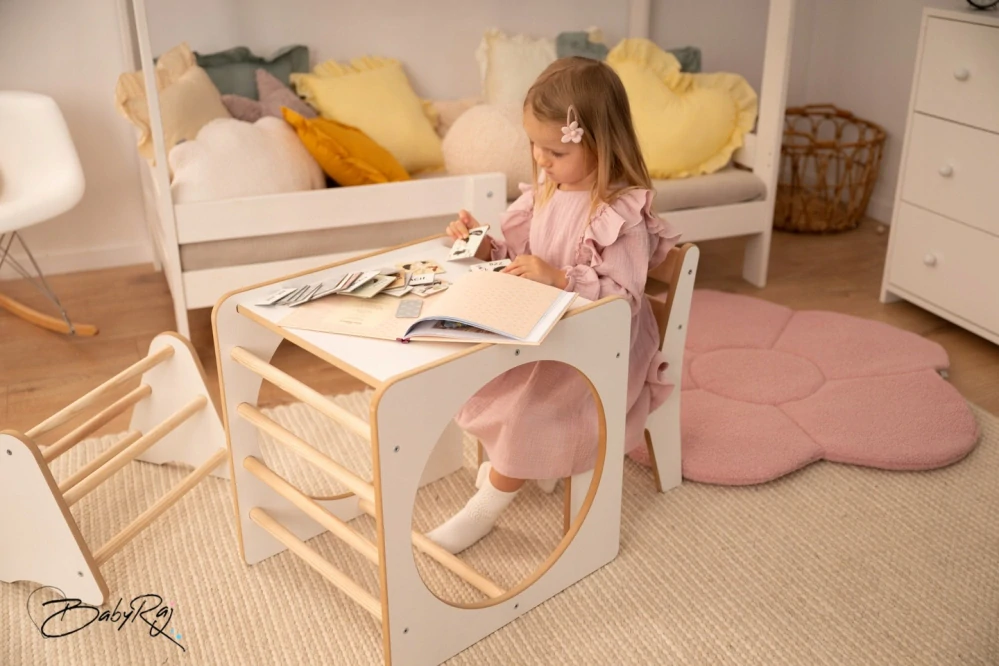 Multifunkční montessori kostka / stůl