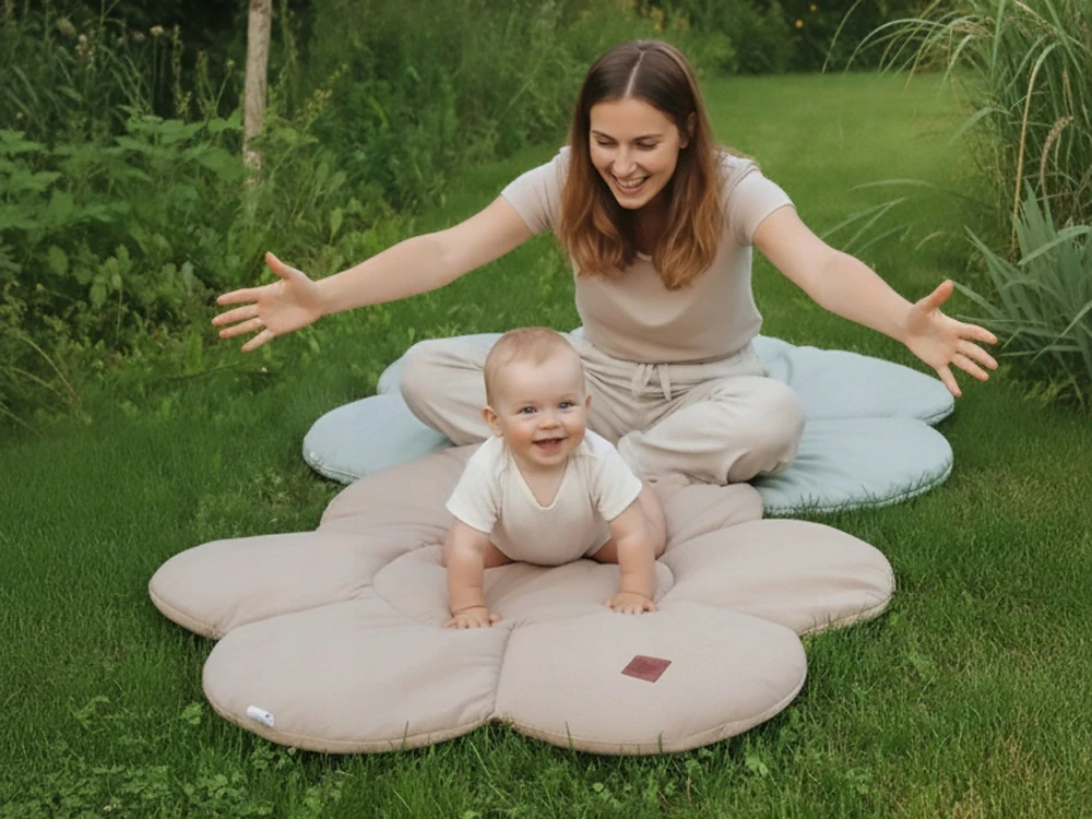 Vzdělávací hrací podložka Daisy - šedá