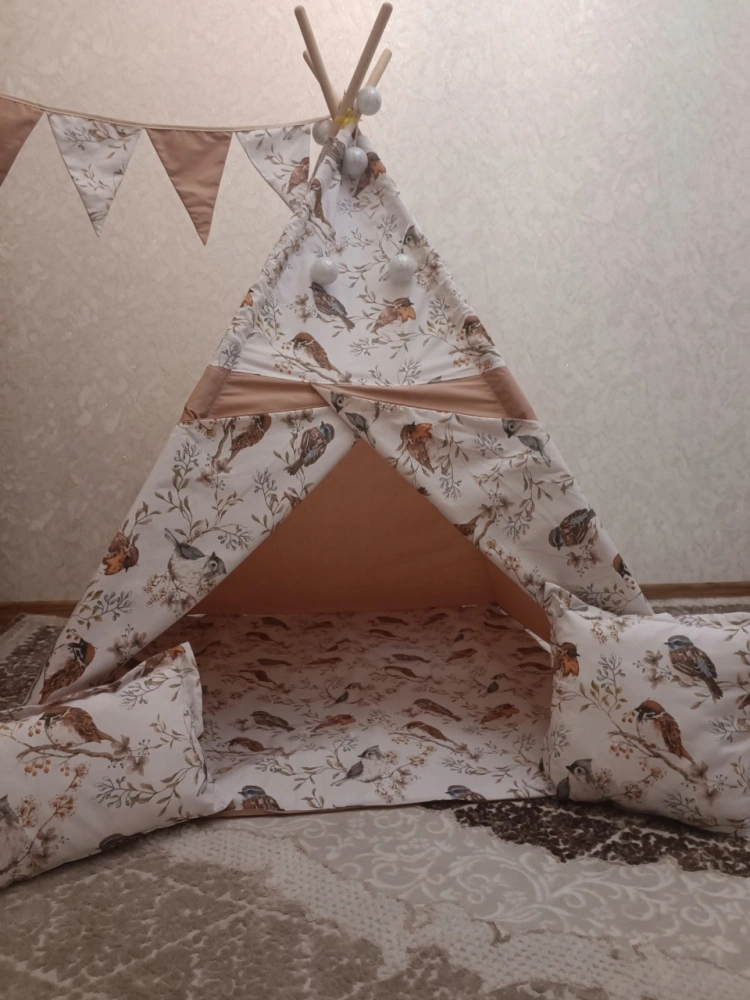 Dětský stan teepee s podložkou, polštářky a světýlky - ptáčci, béžová