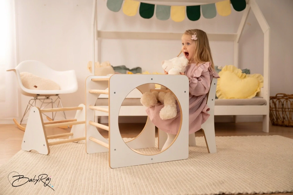 Montessori hřiště - houpačka, skluzavka, prolézačka, multifunkční stůl