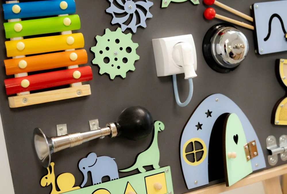 Montessori senzorická manipulační tabule Classic Plus 2