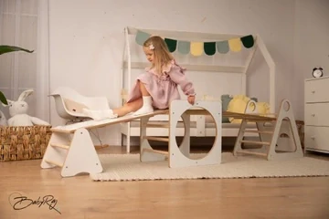 Montessori hřiště - trojuhelník, skluzavka, prolézačka, multifunkční stůl