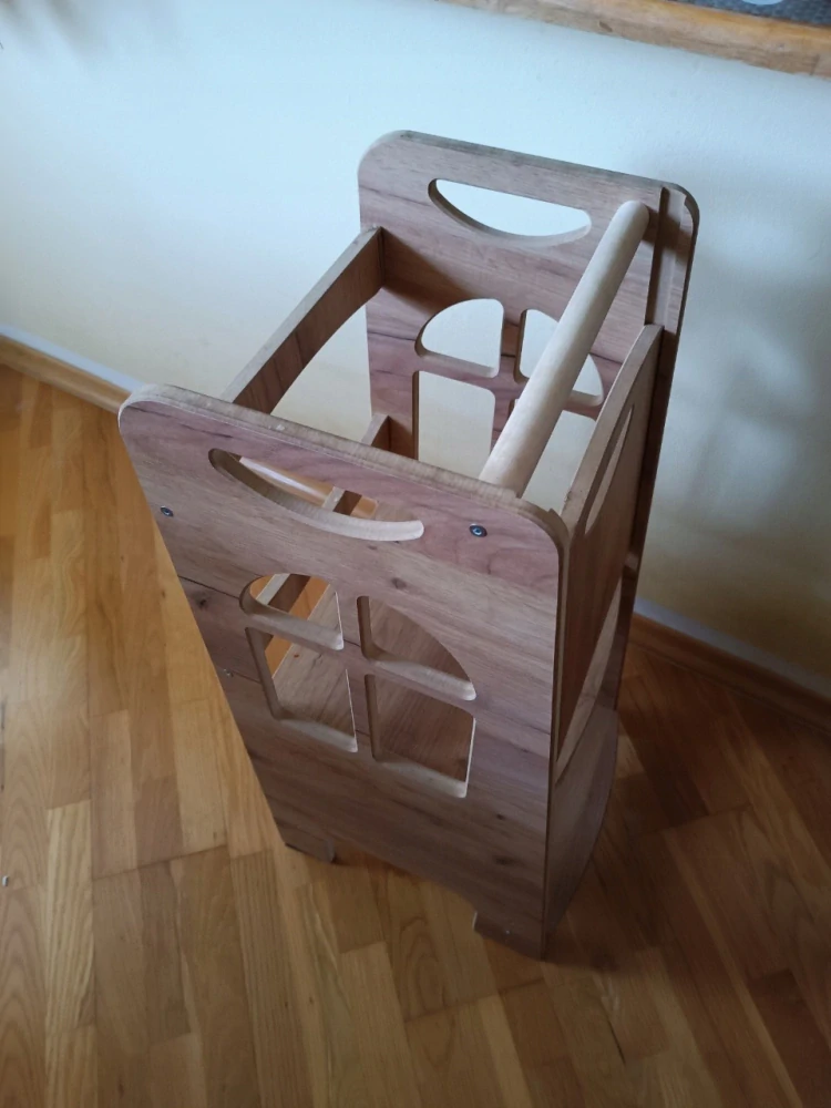 Učící věž Kitchen Helper - kolečka, přírodní dřevo