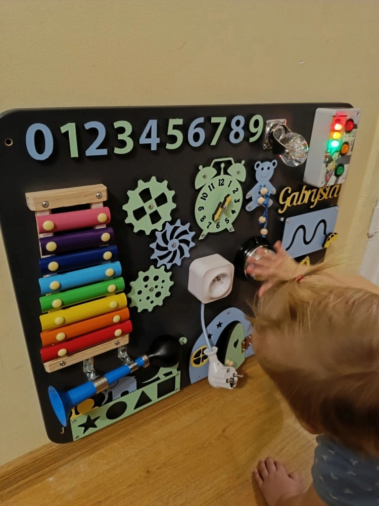 Montessori senzorická manipulační tabule Classic Plus 2