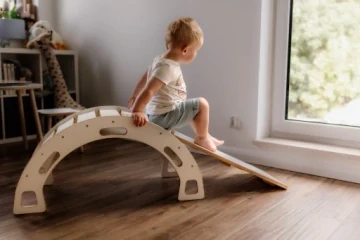 Montessori dřevěná houpačka – bílá