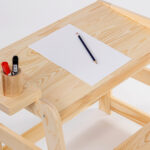 Dětský psací stůl s magnetickou tabulí + stolička