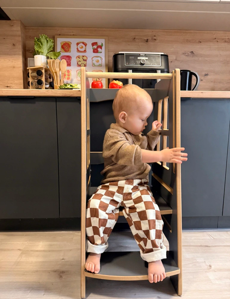 Montessori učicí věž EXTRA SAFE – nastavitelná, bílá